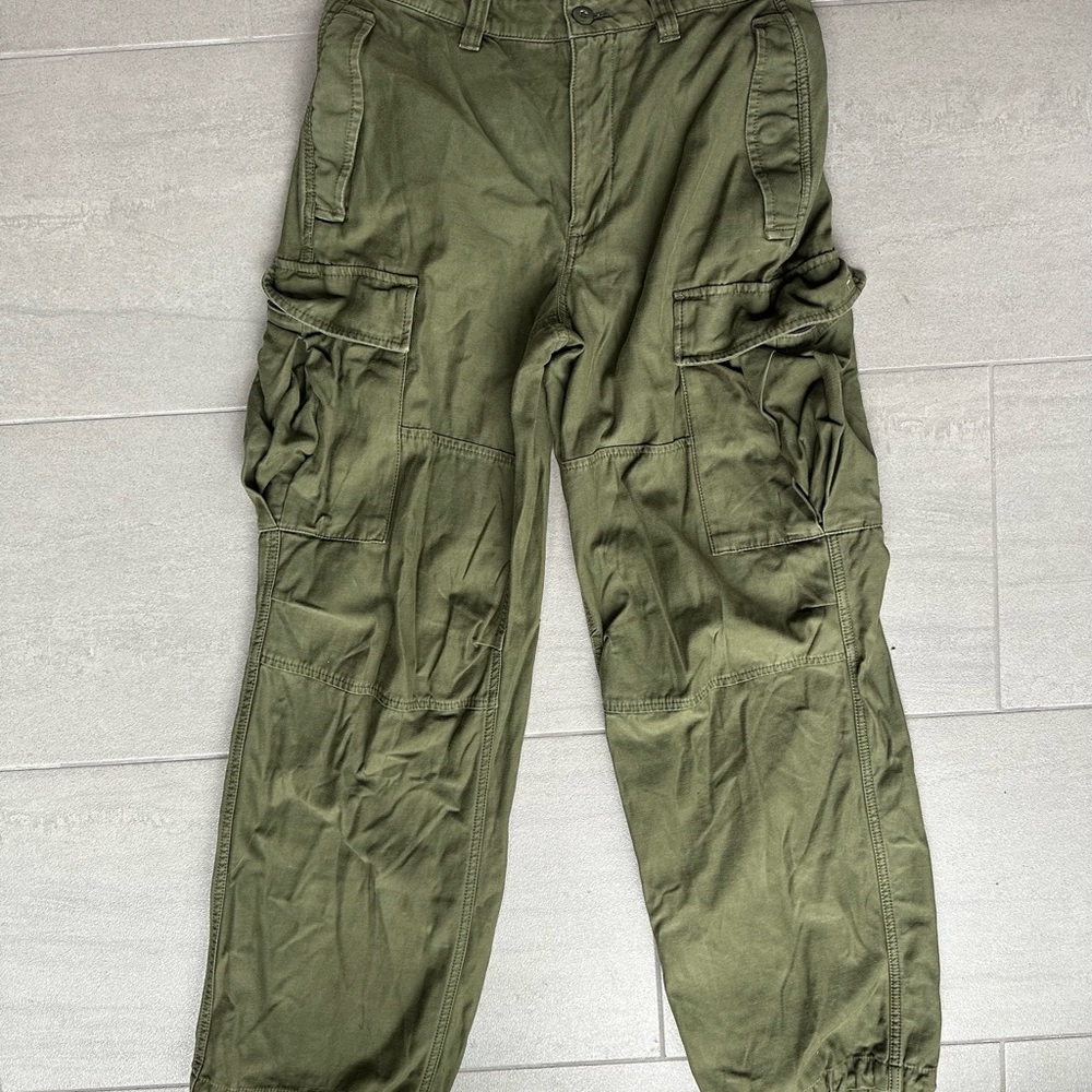 Aritzia TNA Army Green Cargo Pants